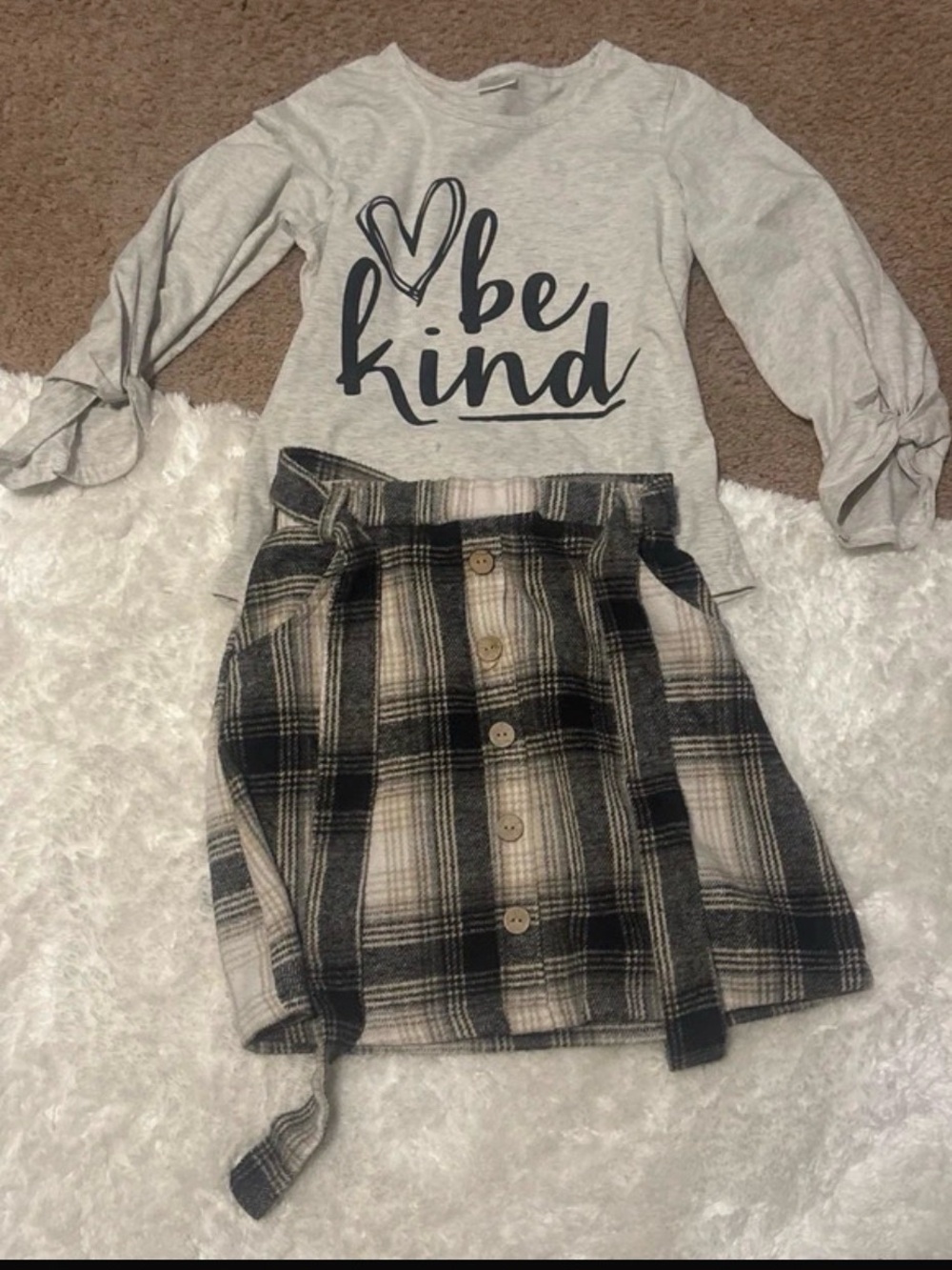 Girls' Light Gray "Be Kind" Long Sleeve Tee - Casual Graphic Top